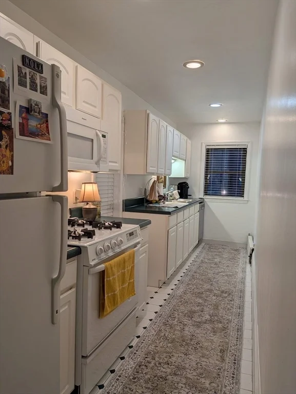 Studio bed, 1 bath apartment for rent at 411 Beacon Unit 4, Back Bay — photo 16 of 26