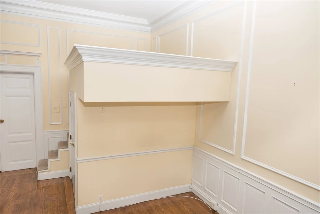 Studio bed, 1 bath apartment for rent at 411 Beacon Unit 4, Back Bay — photo 9 of 26