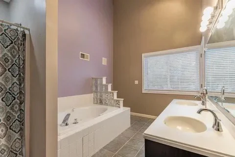 2 bed, 2 bath apartment for rent at 411 Captain Eames Cir Unit 411, Ashland — photo 4 of 25