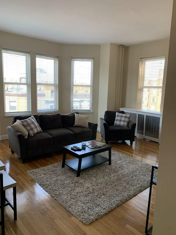 3 bed, 1 bath apartment for rent at 411 Marlborough St Unit 10, Back Bay