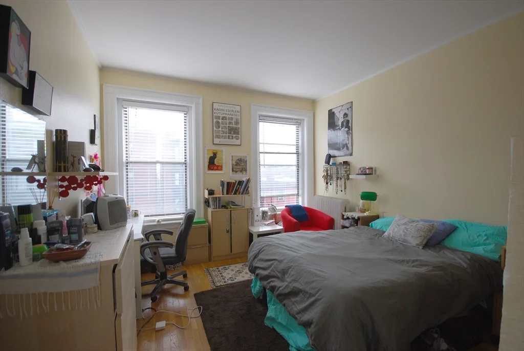 3 bed, 1 bath apartment for rent at 411 Marlborough St Unit 10, Back Bay — photo 8 of 8