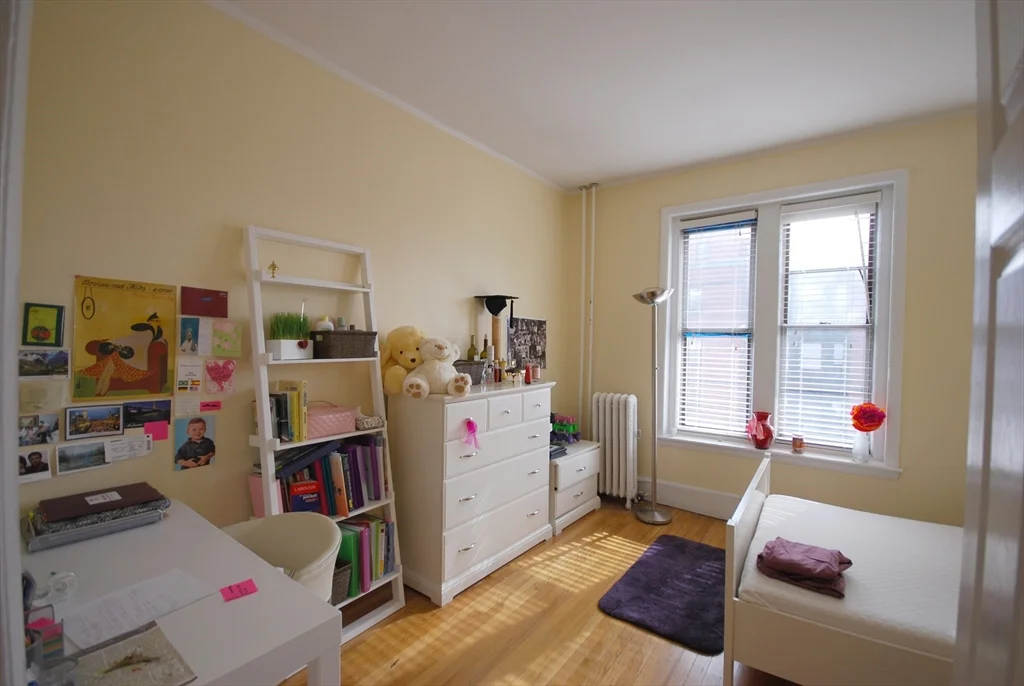 3 bed, 1 bath apartment for rent at 411 Marlborough St Unit 10, Back Bay — photo 7 of 8