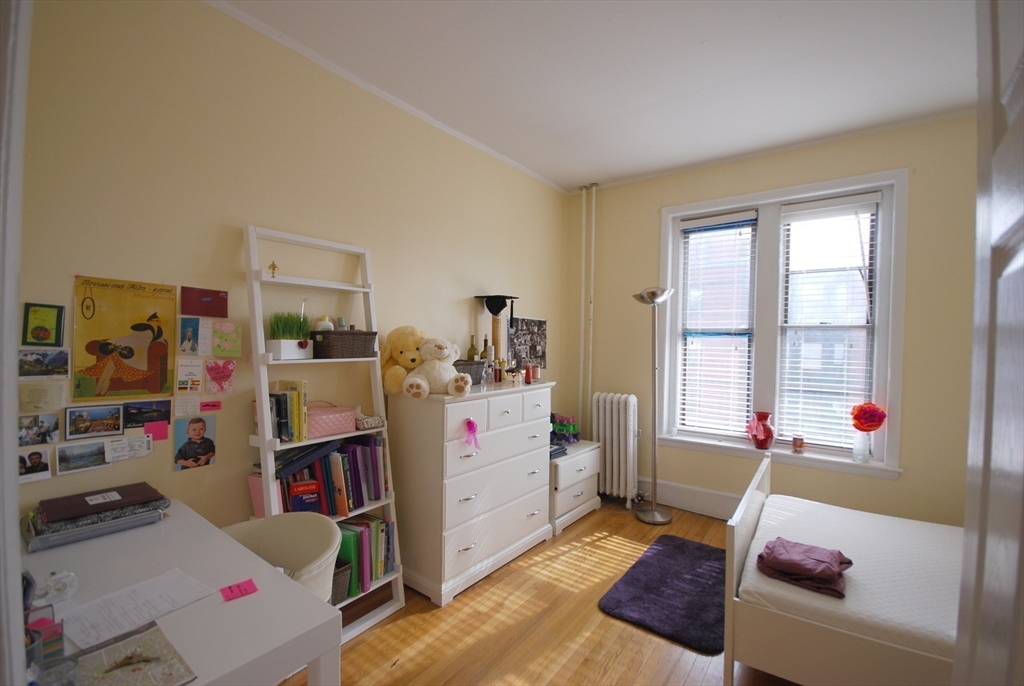 3 bed, 1 bath apartment for rent at 411 Marlborough St Unit 10, Back Bay — photo 6 of 9