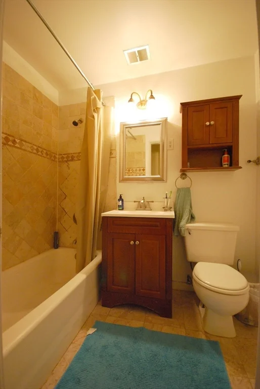 3 bed, 1 bath apartment for rent at 411 Marlborough St Unit 10, Back Bay — photo 5 of 8