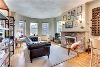 2 bed, 1 bath apartment for rent at 411 Marlborough St Unit 3, Back Bay — photo 1 of 9