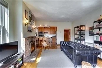 2 bed, 1 bath apartment for rent at 411 Marlborough St Unit 3, Back Bay — photo 2 of 9