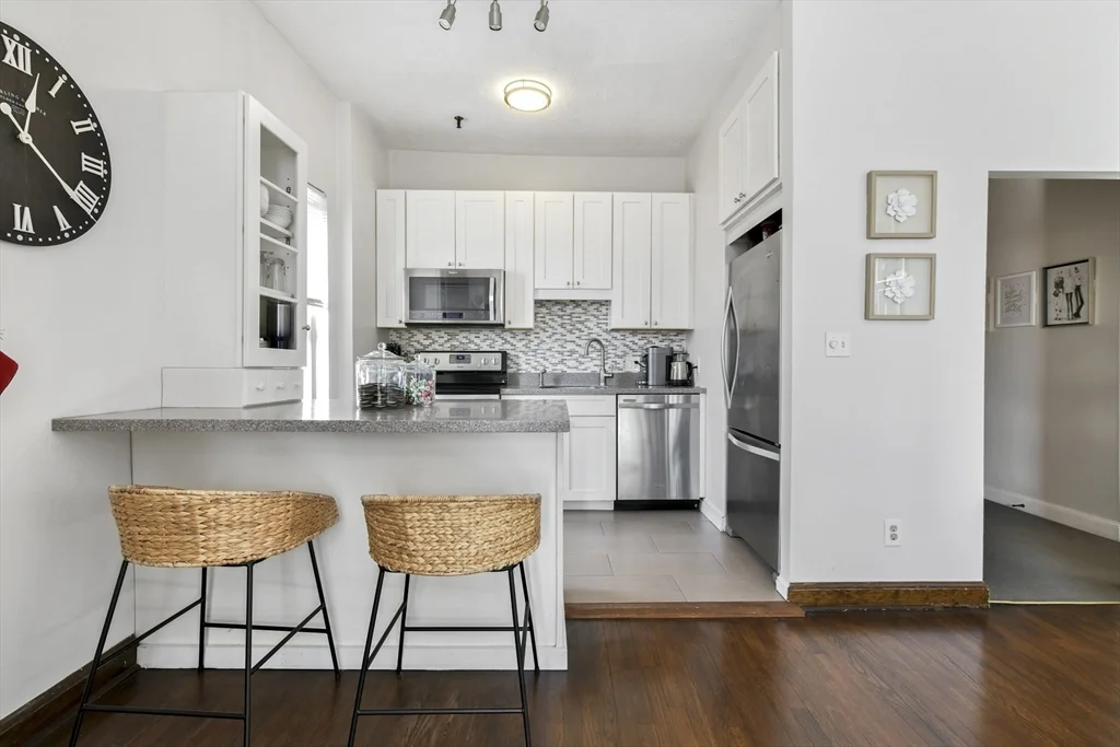 2 bed, 1 bath apartment for rent at 411 Marlborough St Unit 9, Back Bay — photo 8 of 20