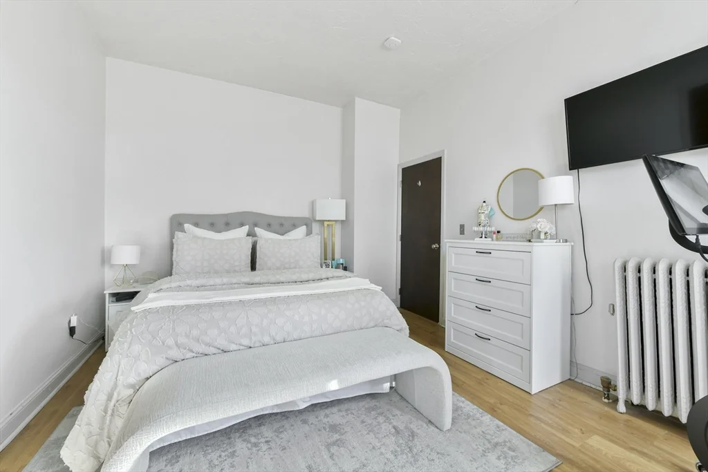 2 bed, 1 bath apartment for rent at 411 Marlborough St Unit 9, Back Bay — photo 14 of 20