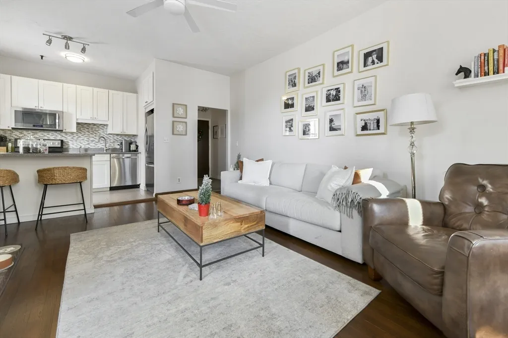 2 bed, 1 bath apartment for rent at 411 Marlborough St Unit 9, Back Bay — photo 6 of 20