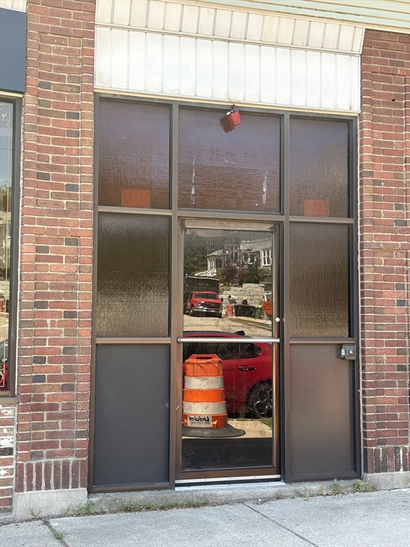 2 bed, 1 bath apartment for rent at 411 Mt Auburn St Unit B, Watertown — photo 11 of 12