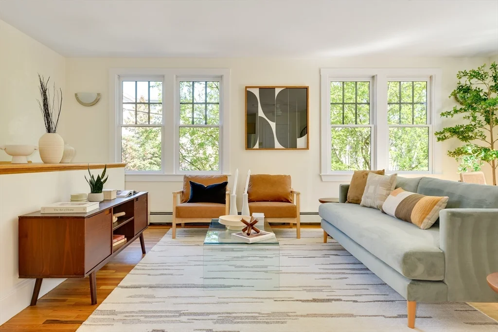 3 bed, 1 bath apartment for rent at 411 Norfolk St Unit 2-A, Union Square