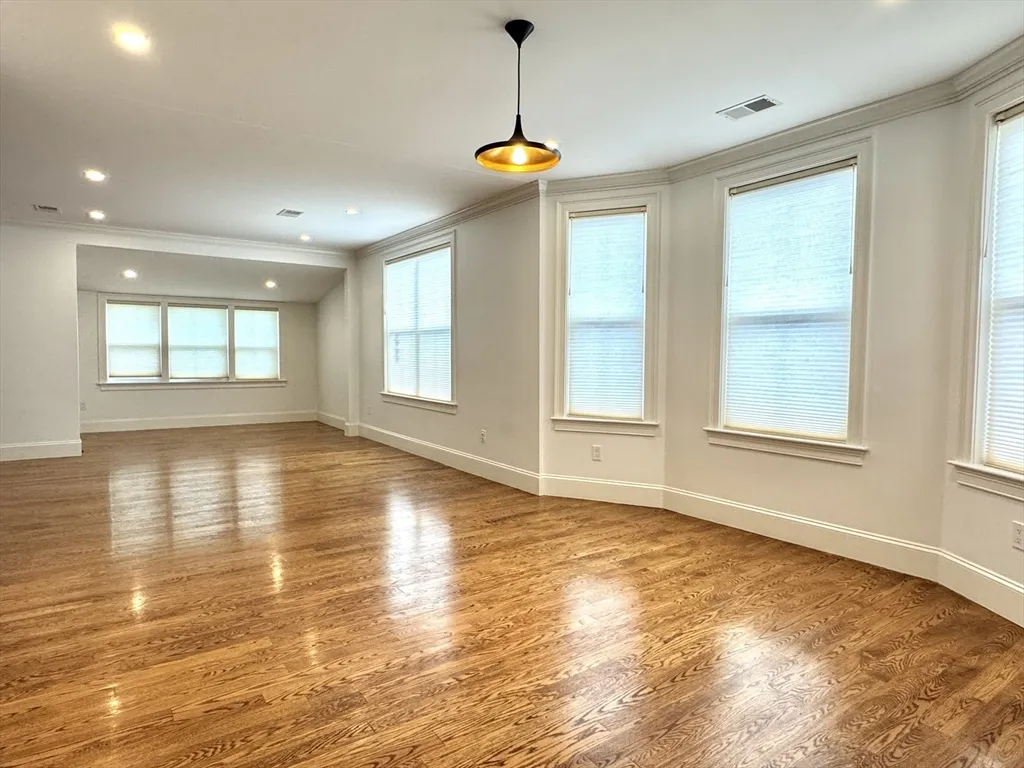3 bed, 2 bath apartment for rent at 411 Walden St Unit 409, West Cambridge — photo 2 of 23