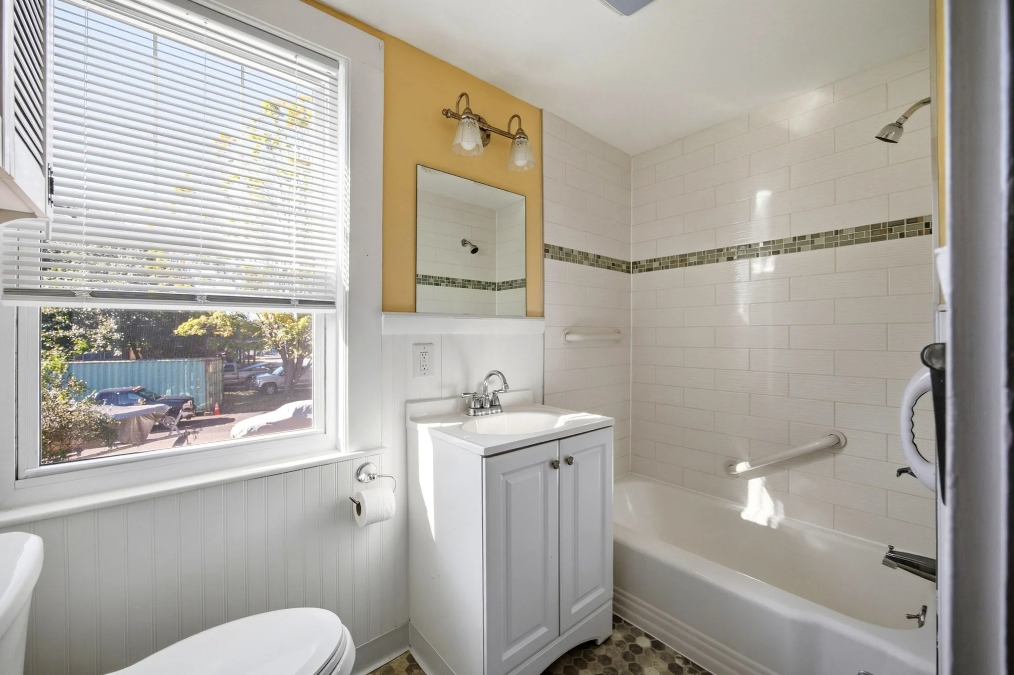 3 bed, 1 bath apartment for rent at 4113 Church St Unit 1, Palmer — photo 13 of 27