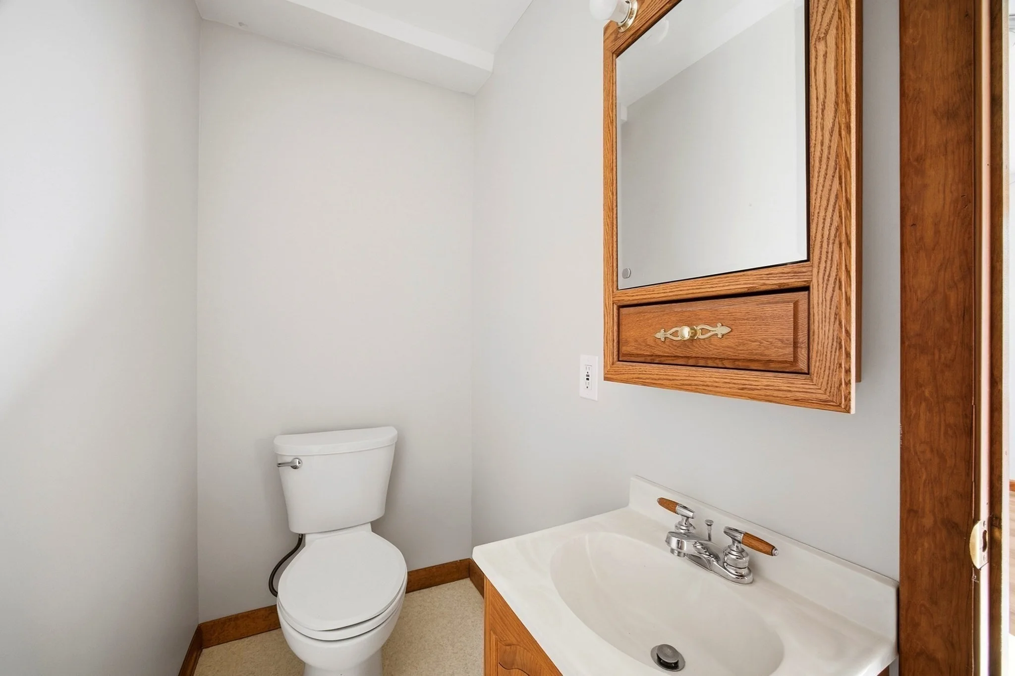 3 bed, 1 bath apartment for rent at 4113 Church St Unit 1, Palmer — photo 2 of 27