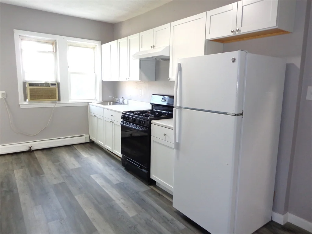 2 bed, 1 bath apartment for rent at 411A Mount Auburn St Unit 2, Watertown — photo 3 of 8