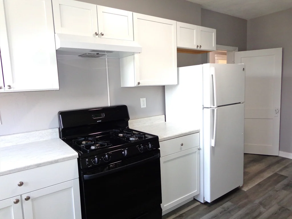 2 bed, 1 bath apartment for rent at 411A Mount Auburn St Unit 2, Watertown — photo 4 of 8