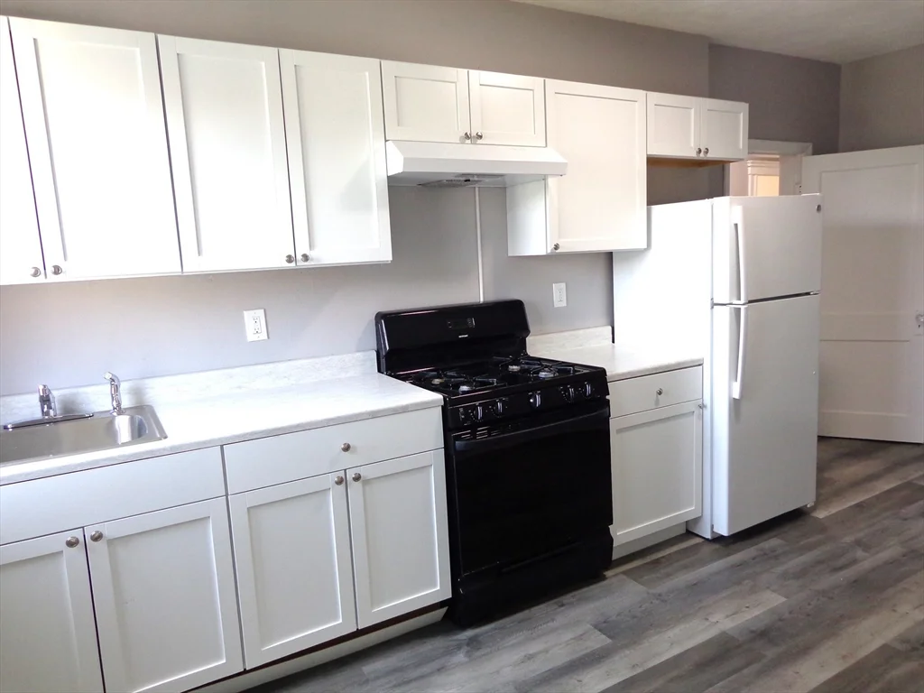 2 bed, 1 bath apartment for rent at 411A Mount Auburn St Unit 2, Watertown — photo 2 of 8