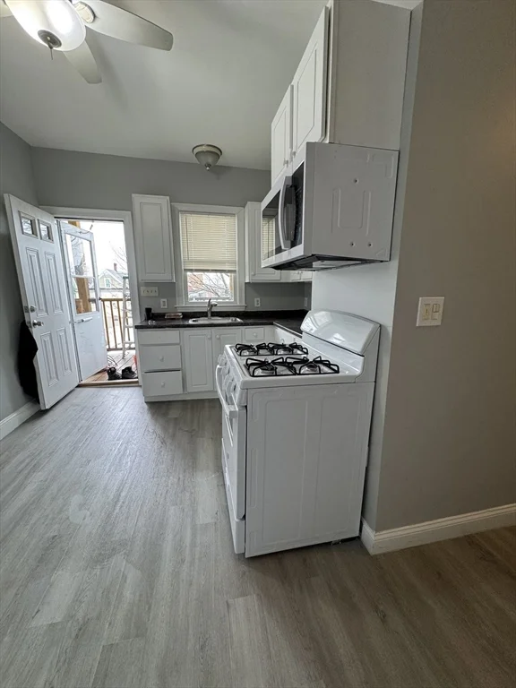 3 bed, 1 bath apartment for rent at 412-414 Ferry St Unit 3, Everett — photo 11 of 17