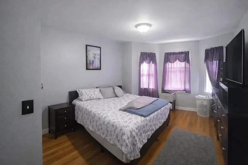 3 bed, 1 bath apartment for rent at 412-414 Ferry St Unit 3, Everett — photo 3 of 17
