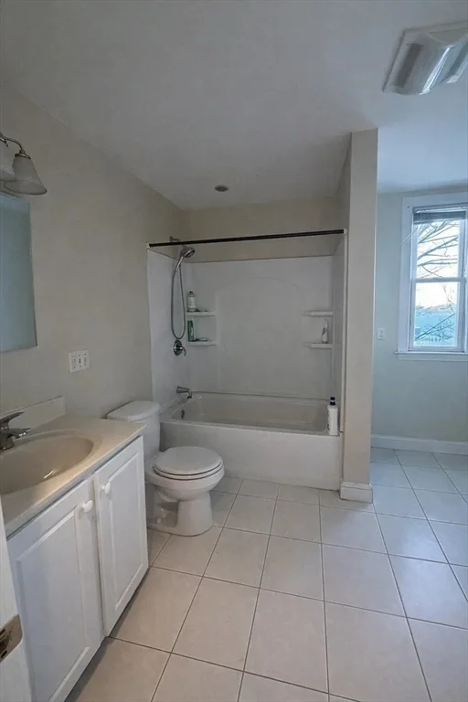 3 bed, 1 bath apartment for rent at 412-414 Ferry St Unit 3, Everett — photo 7 of 17