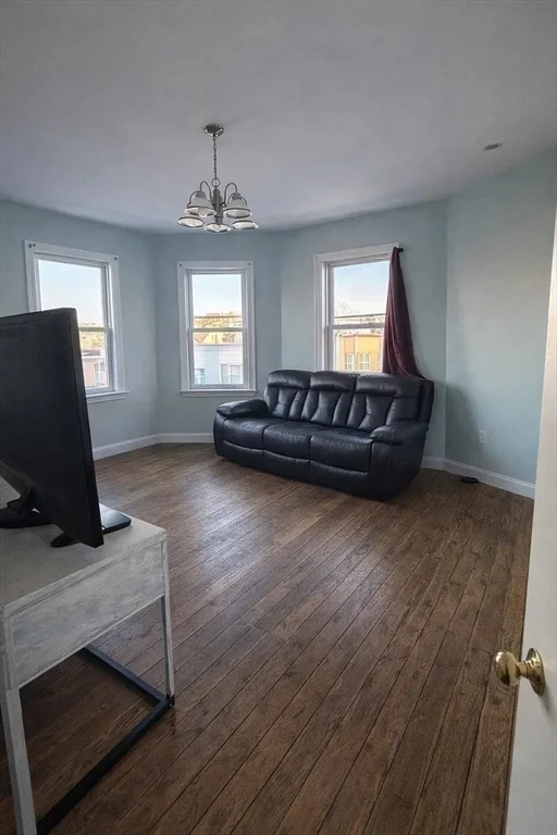 3 bed, 1 bath apartment for rent at 412-414 Ferry St Unit 3, Everett — photo 4 of 17
