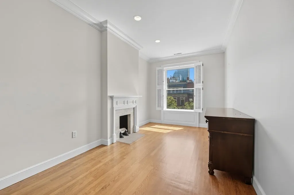 3 bed, 2 bath apartment for rent at 412 Beacon St Unit 6, Back Bay — photo 12 of 16