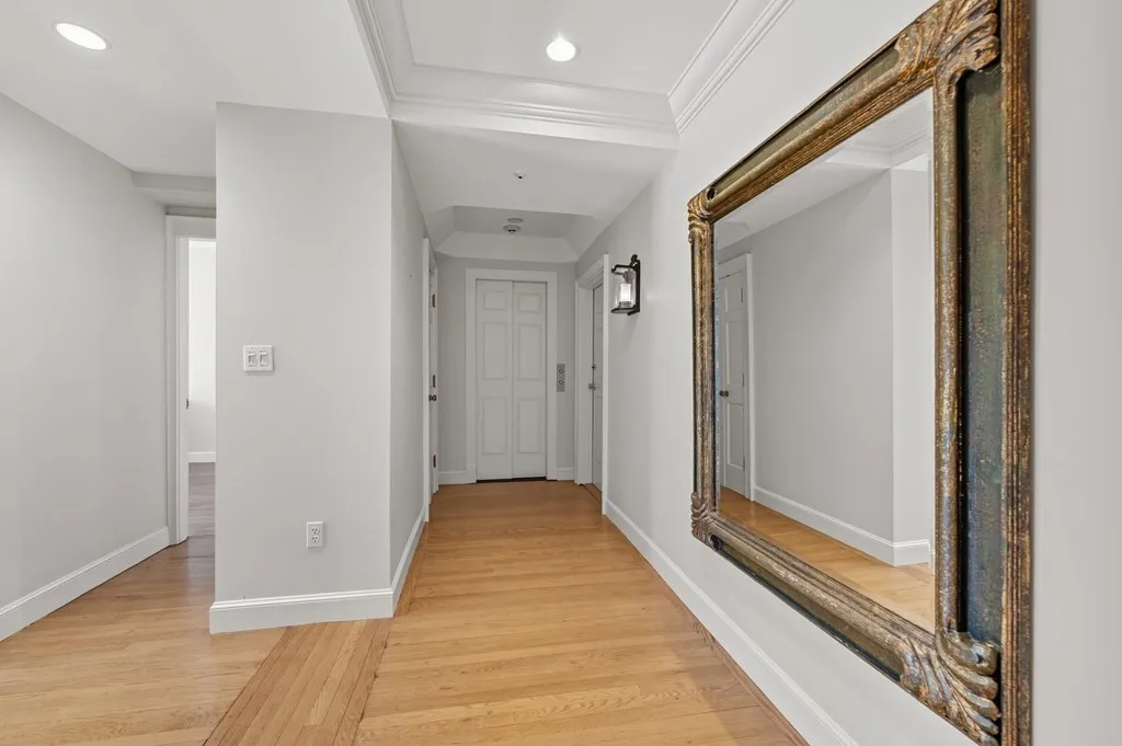 3 bed, 2 bath apartment for rent at 412 Beacon St Unit 6, Back Bay — photo 15 of 16
