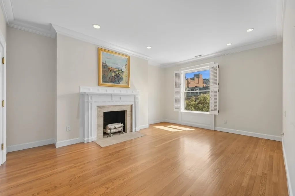 3 bed, 2 bath apartment for rent at 412 Beacon St Unit 6, Back Bay — photo 11 of 16