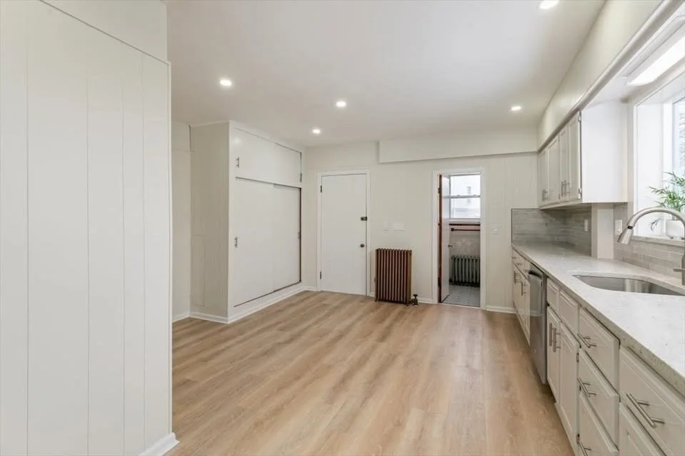 3 bed, 1 bath apartment for rent at 412 Cabot Unit 1, Beverly — photo 2 of 9