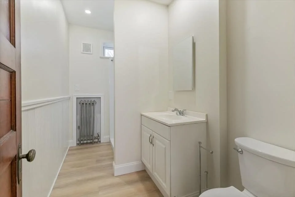 3 bed, 1 bath apartment for rent at 412 Cabot Unit 1, Beverly — photo 3 of 9