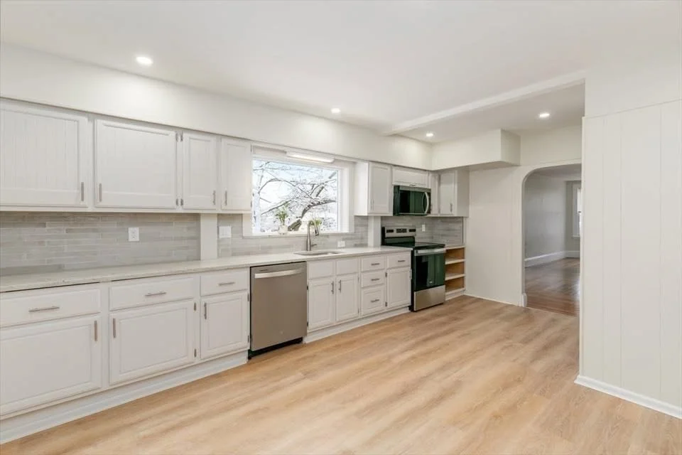 3 bed, 1 bath apartment for rent at 412 Cabot Unit 1, Beverly — photo 1 of 9