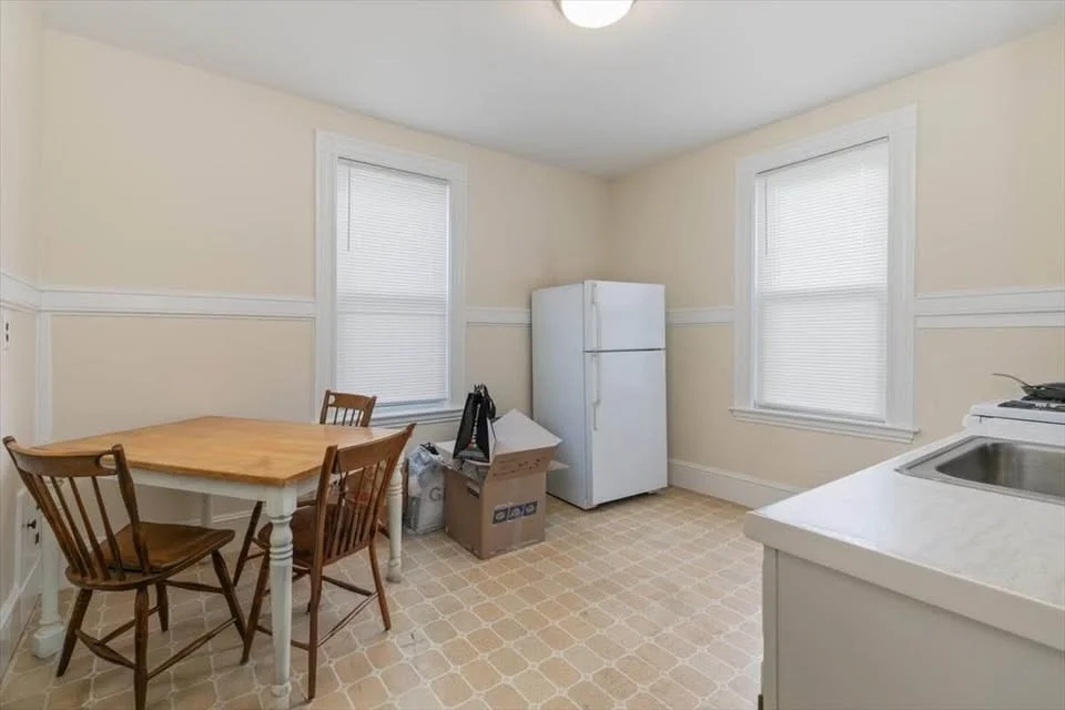 1 bed, 1 bath apartment for rent at 412 Cabot Unit 2, Beverly — photo 2 of 7
