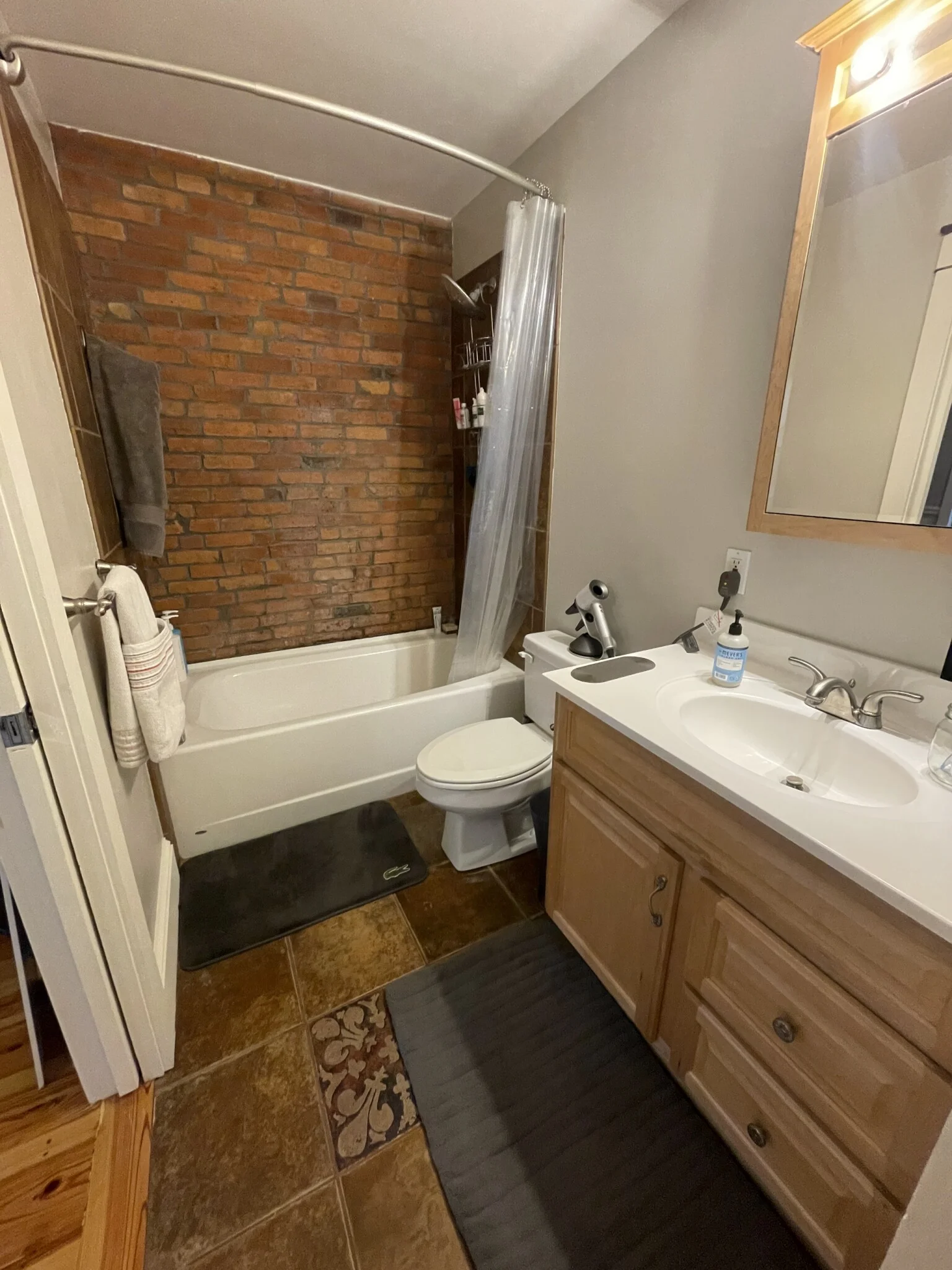 2 bed, 1.5 bath apartment for rent at 412 E Third St Unit 2, South Boston — photo 11 of 17
