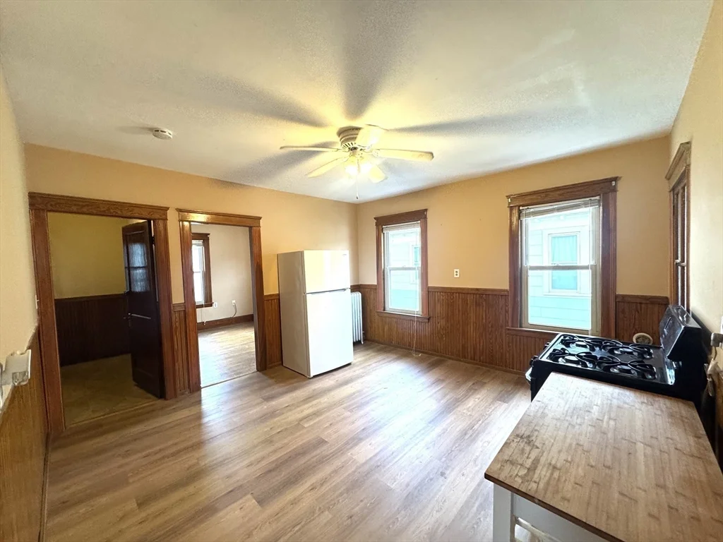 3 bed, 1 bath apartment for rent at 412 Grafton St Unit 3, Worcester — photo 4 of 12
