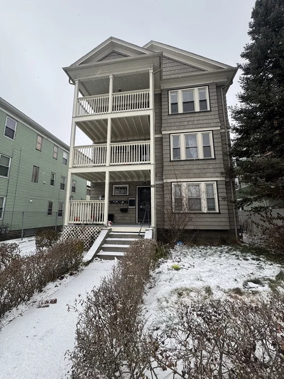 3 bed, 1 bath apartment for rent at 412 Grafton St Unit 3, Worcester