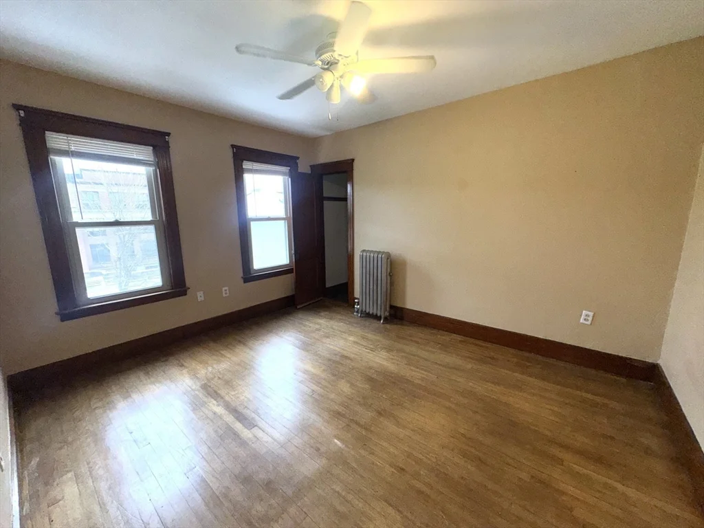 3 bed, 1 bath apartment for rent at 412 Grafton St Unit 3, Worcester — photo 10 of 12