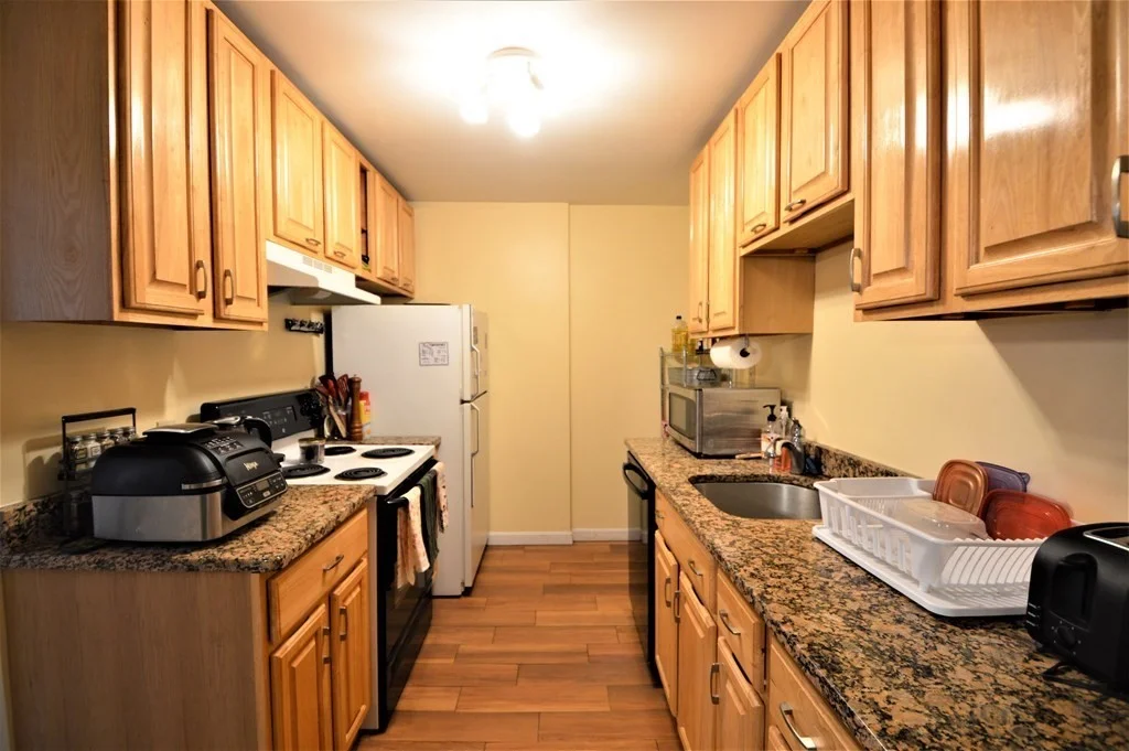 2 bed, 1 bath apartment for rent at 412 Langley Rd Unit 7, Newton — photo 5 of 12