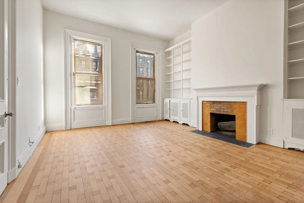1 bed, 1 bath apartment for rent at 413 Beacon St Unit 3, Back Bay — photo 1 of 23