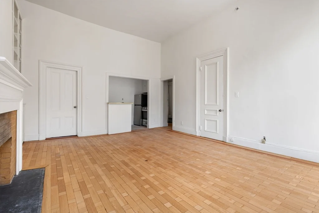 1 bed, 1 bath apartment for rent at 413 Beacon St Unit 3, Back Bay — photo 5 of 23