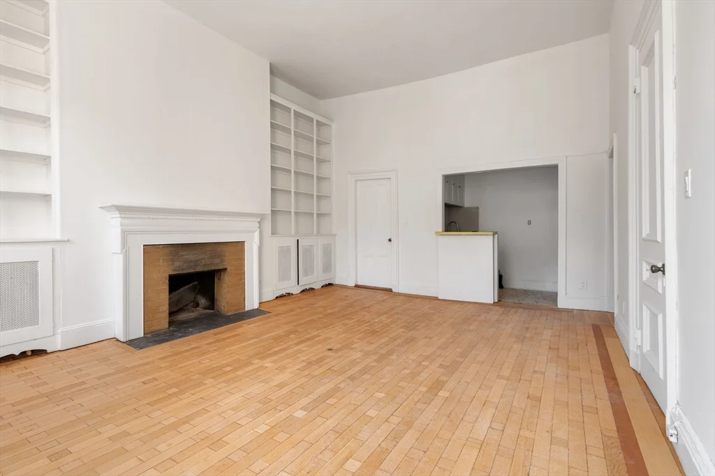 1 bed, 1 bath apartment for rent at 413 Beacon St Unit 3, Back Bay — photo 4 of 23