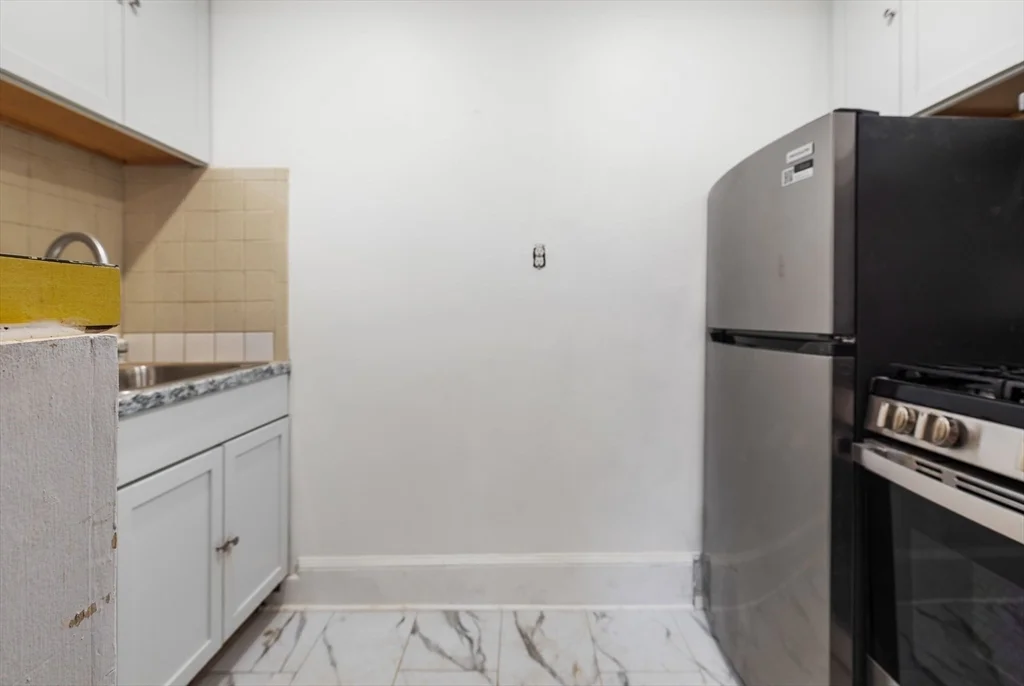 1 bed, 1 bath apartment for rent at 413 Beacon St Unit 3, Back Bay — photo 7 of 23