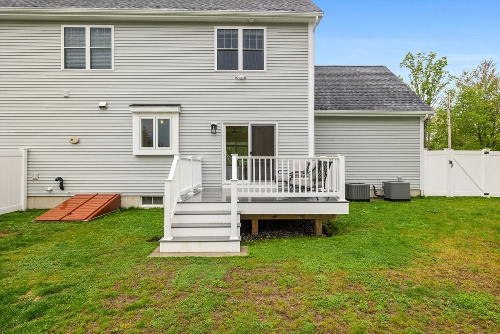 3 bed, 2 bath apartment for rent at 413 South St Unit 413, Foxboro — photo 32 of 36