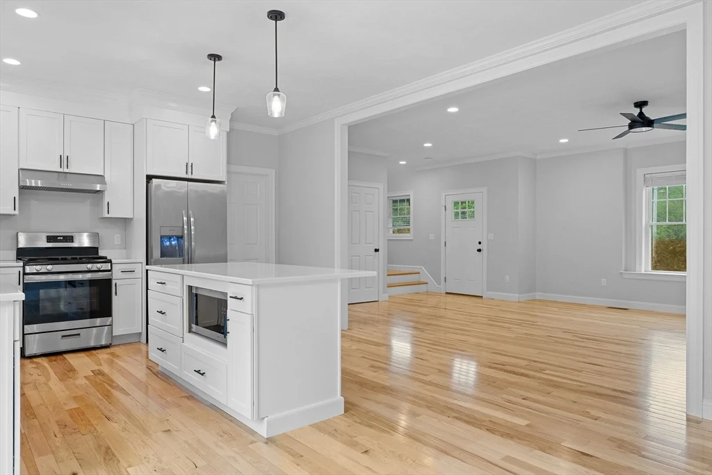 3 bed, 2 bath apartment for rent at 413 South St Unit 413, Foxboro — photo 6 of 36