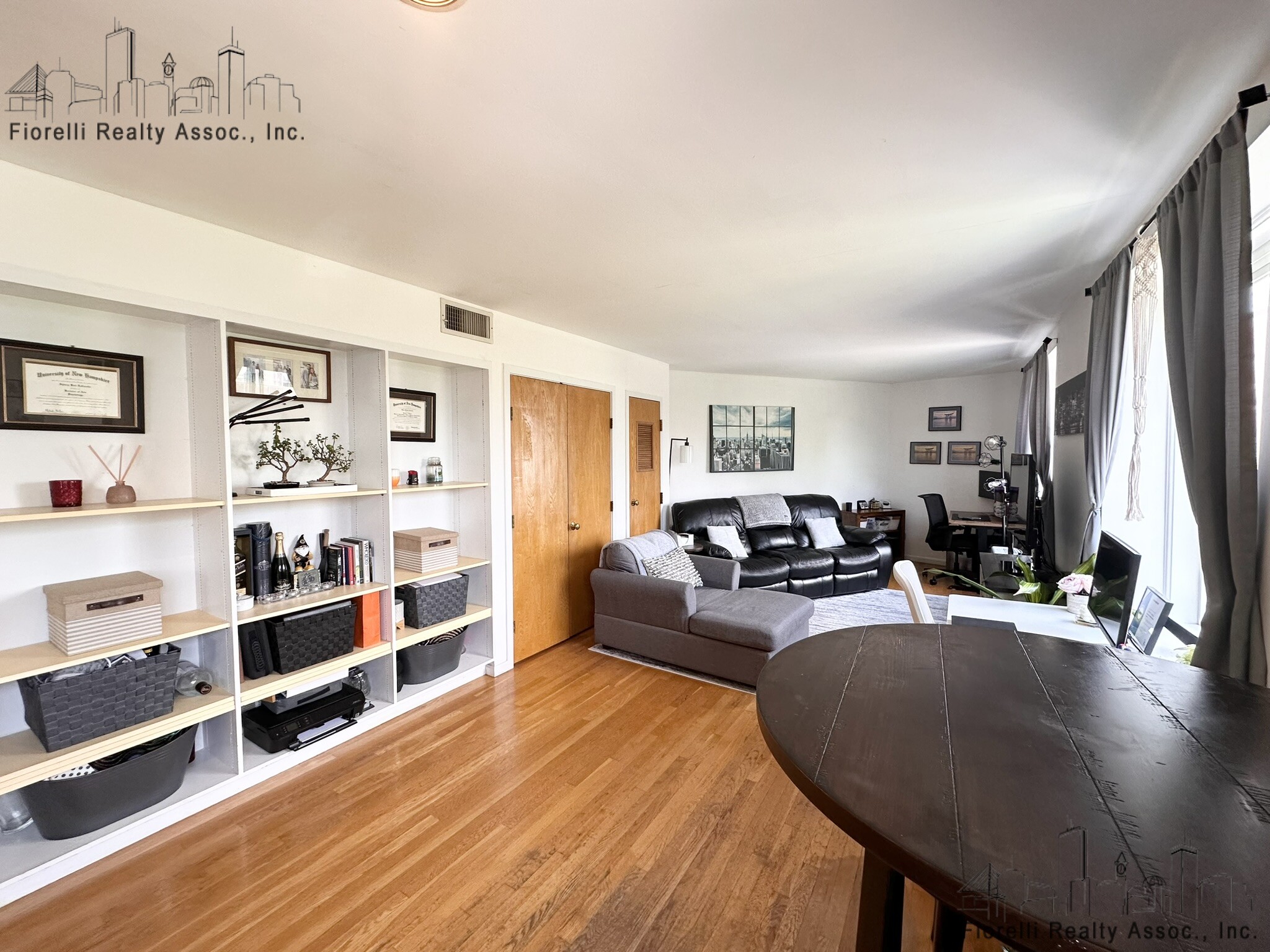1 bed, 1 bath apartment for rent at 414 Commercial St Unit 4, North End — photo 2 of 9