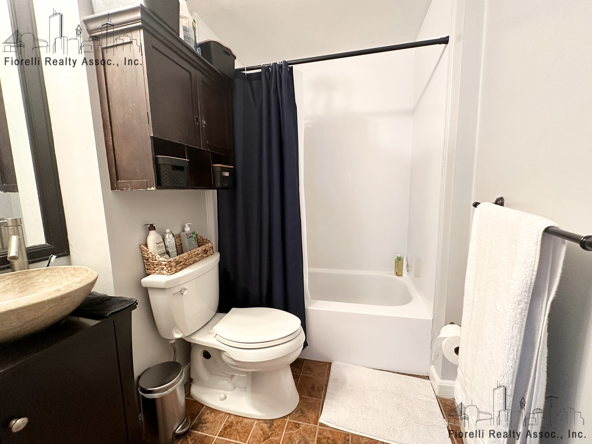 1 bed, 1 bath apartment for rent at 414 Commercial St Unit 4, North End — photo 7 of 9