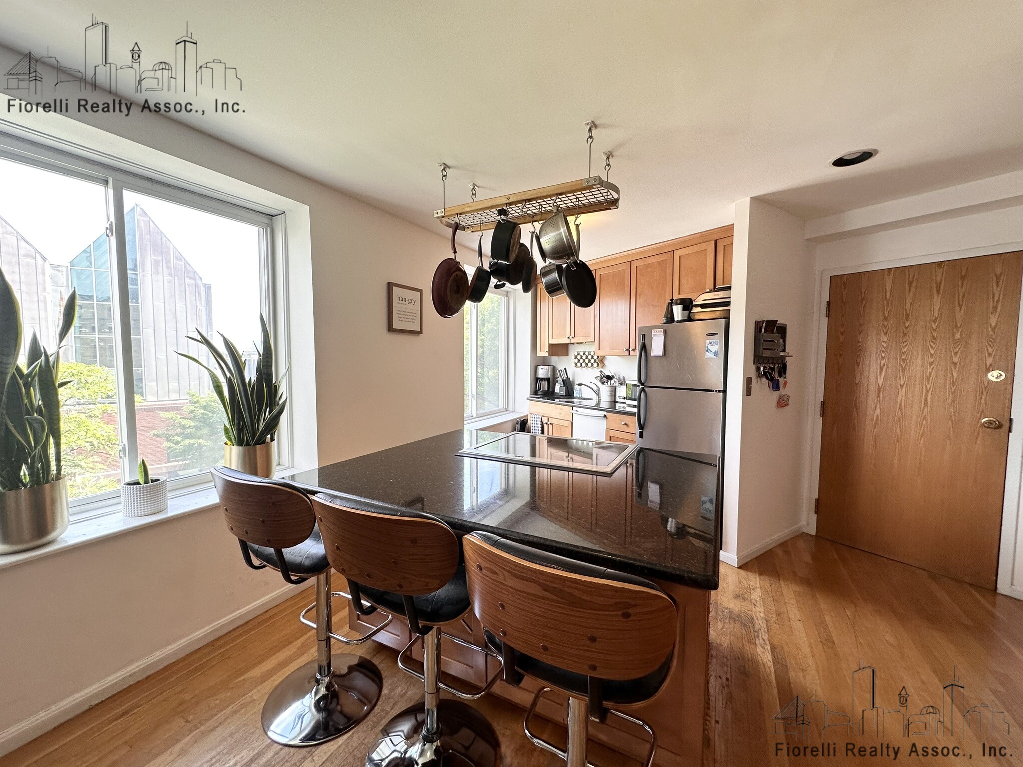 1 bed, 1 bath apartment for rent at 414 Commercial St Unit 4, North End — photo 4 of 9