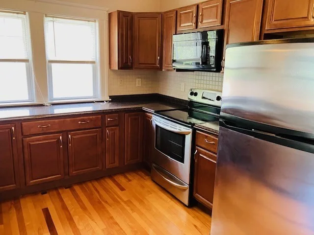 2 bed, 1 bath apartment for rent at 414 Lovell Unit 2, West Side — photo 7 of 12