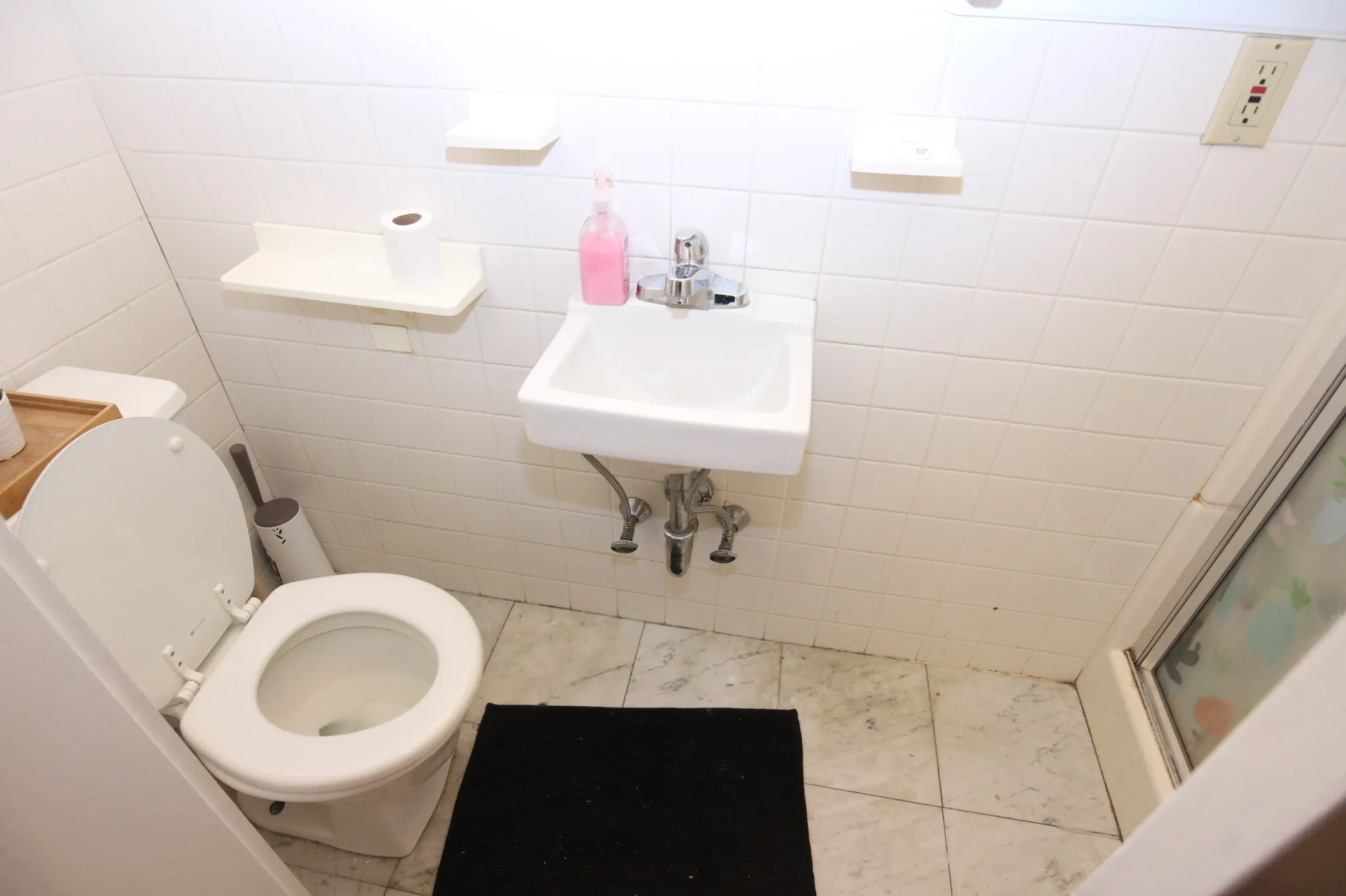 5 bed, 3 bath apartment for rent at 414 Western Ave Unit 0, Allston — photo 19 of 22