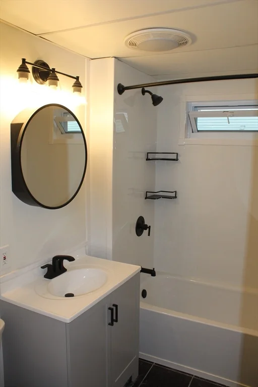 2 bed, 1 bath apartment for rent at 415 Commercial Unit 1, East Braintree — photo 5 of 11