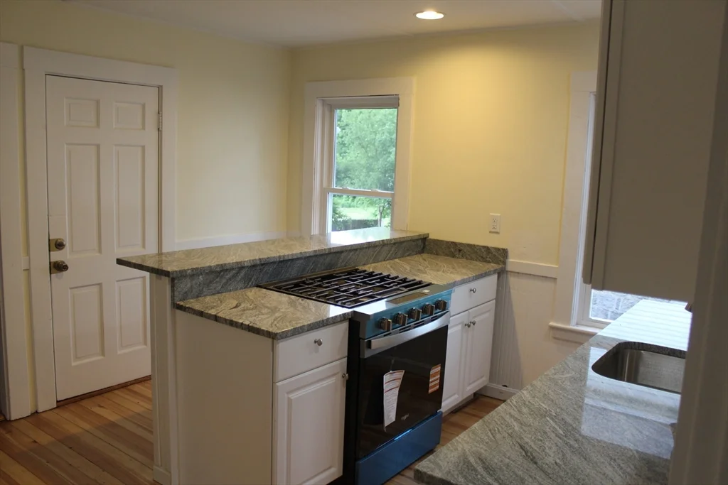 2 bed, 1 bath apartment for rent at 415 Commercial Unit 1, East Braintree — photo 2 of 11